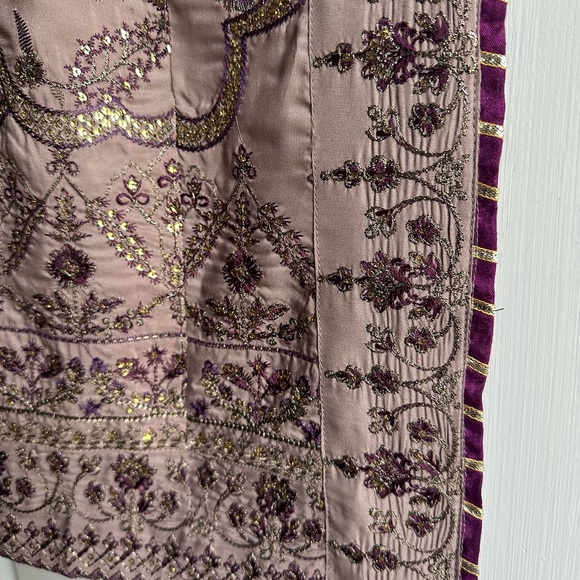 Pakistani Designer’s Asim Jofa 4 piece luxury fully embroidered suit - Picture 3 of 13